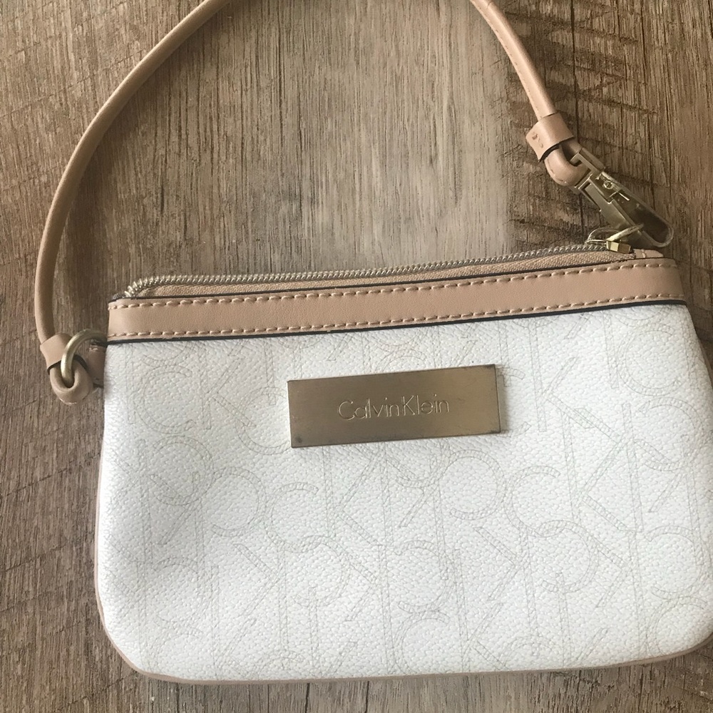 ‼️Exclusive ‼️Calvin Klein Wristlet Authentic 